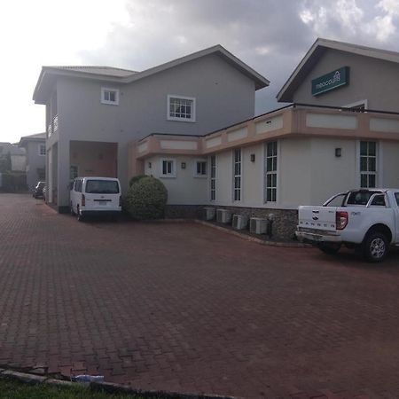 Neocourts Hotel Enugu Exterior photo