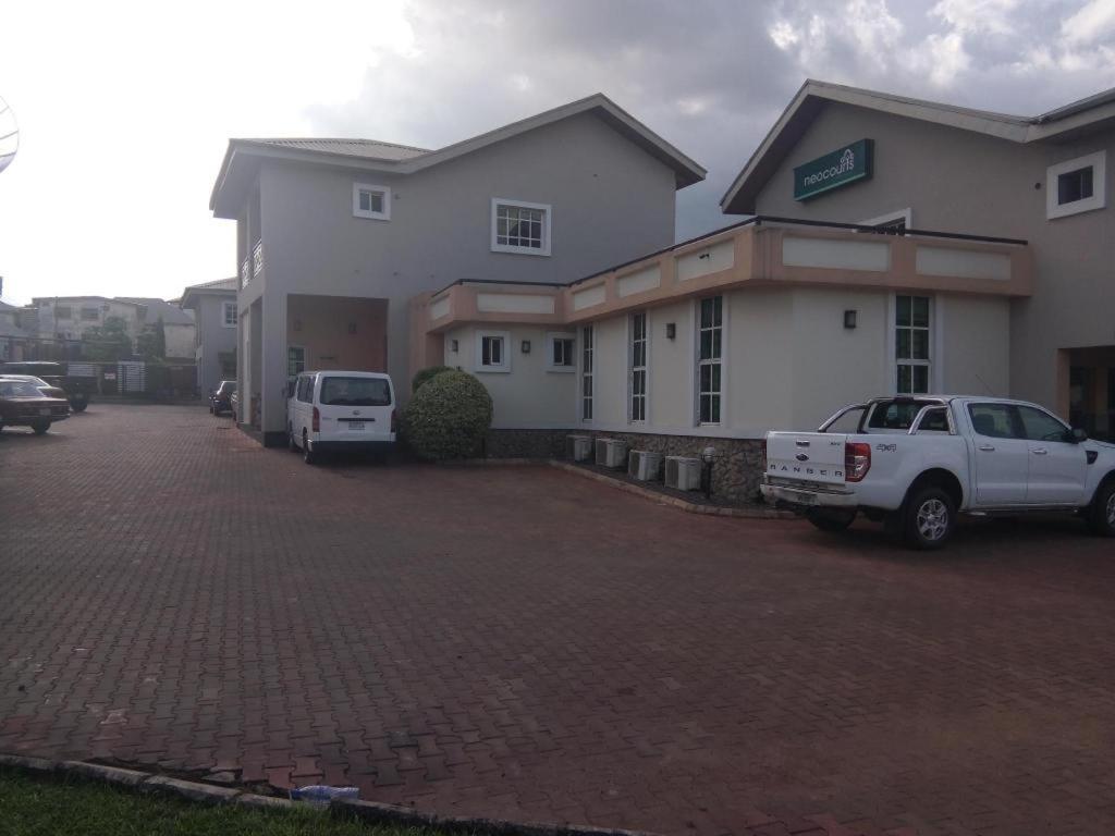 Neocourts Hotel Enugu Exterior photo